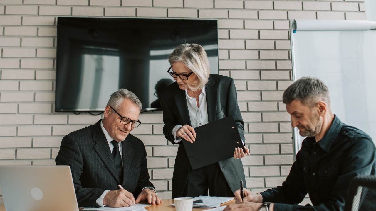 how-to-create-a-successful-meeting-room-policy-a-free-checklist-robin